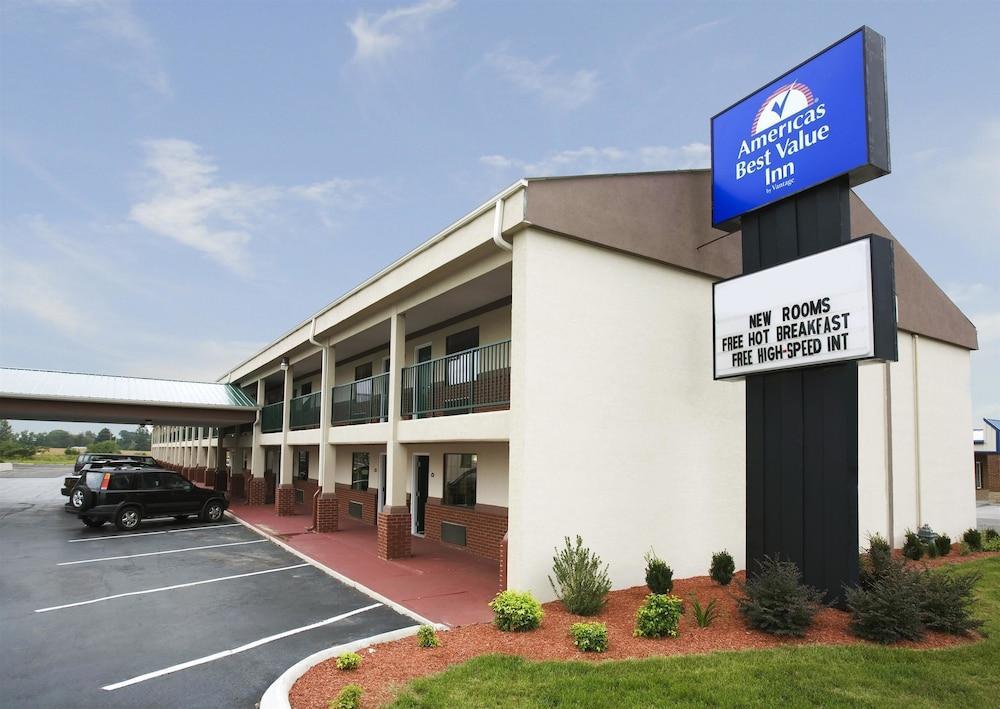 Quality Inn Lawrenceburg Exterior photo