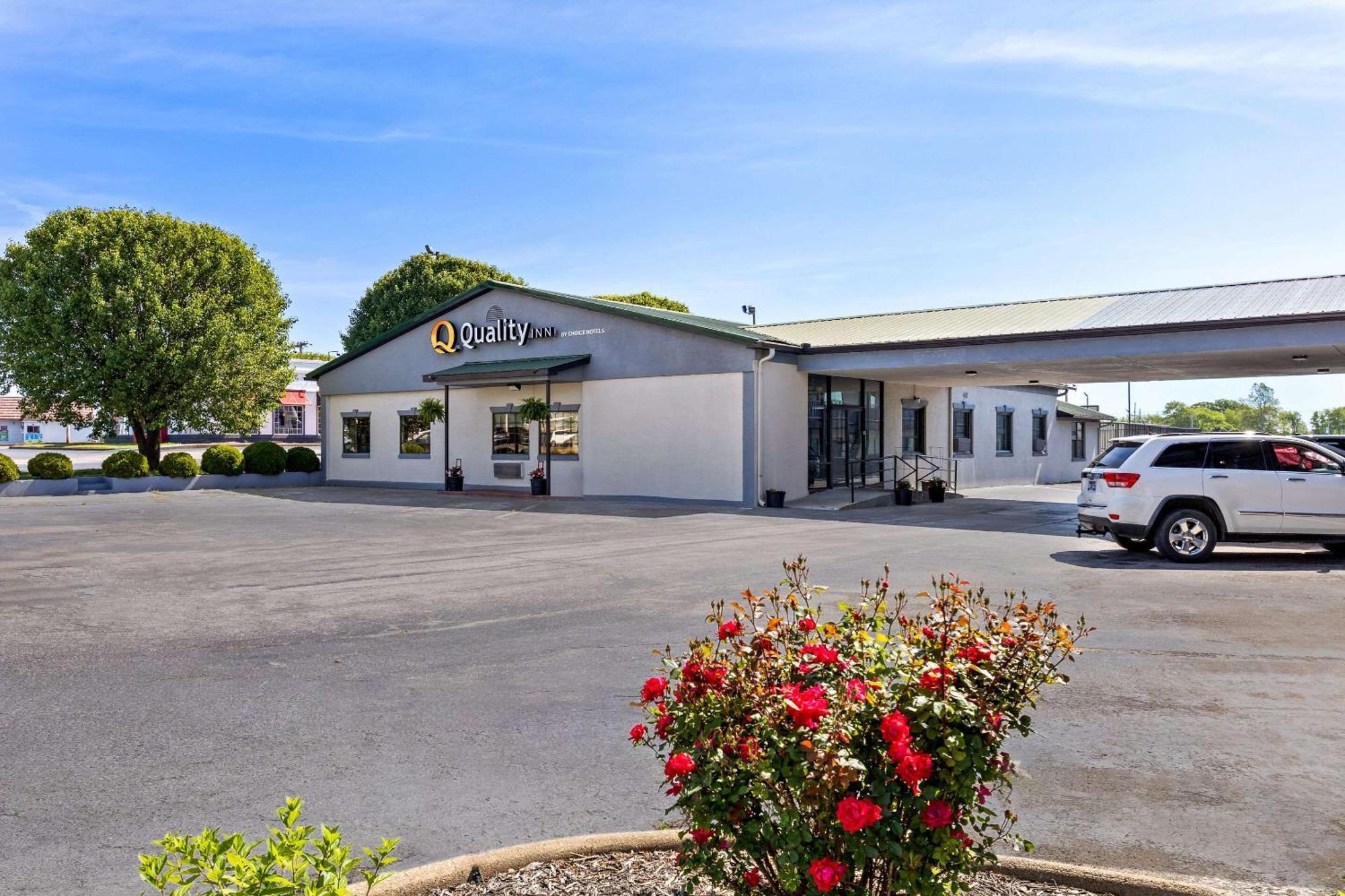 Quality Inn Lawrenceburg Exterior photo