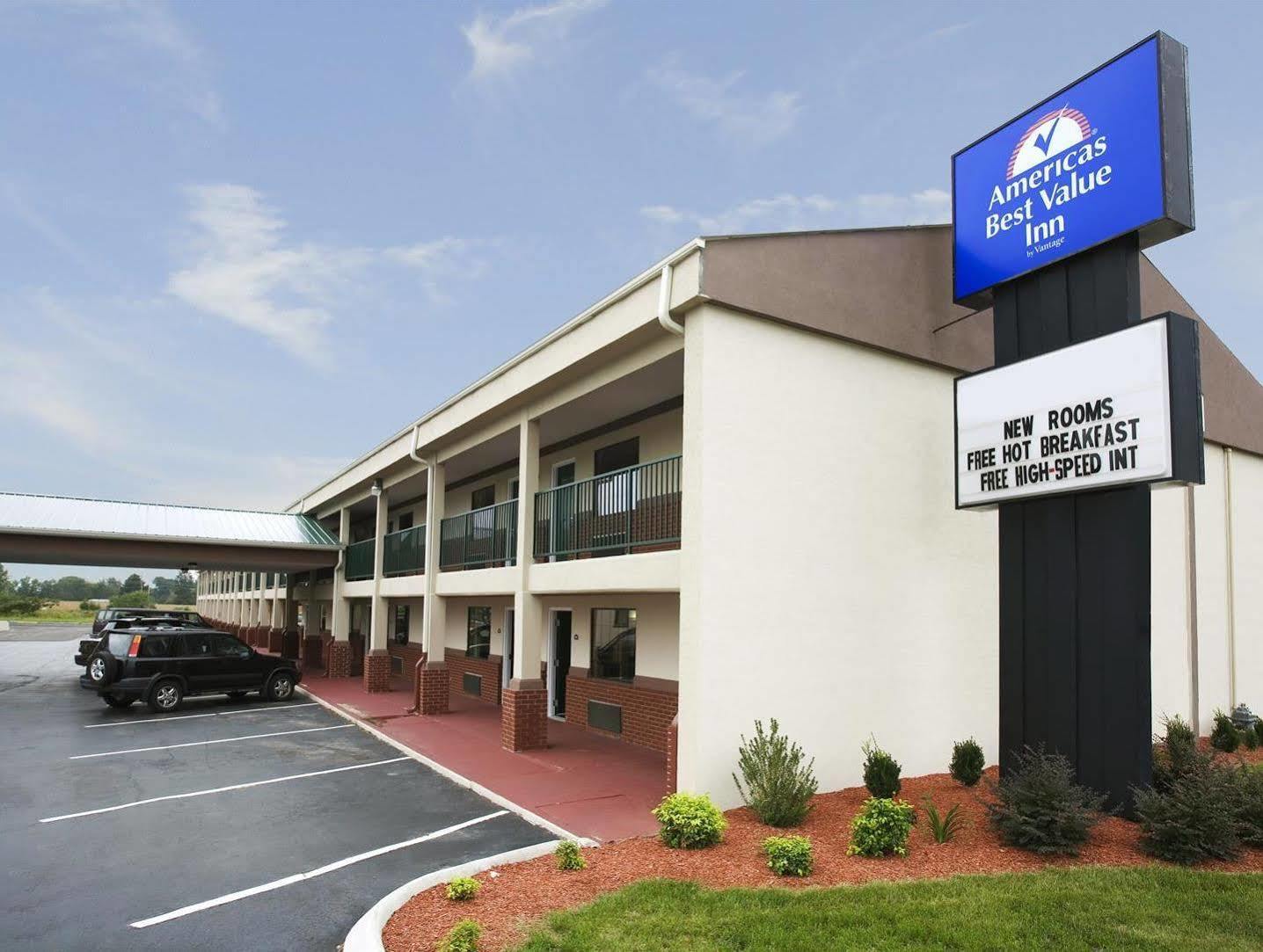 Quality Inn Lawrenceburg Exterior photo